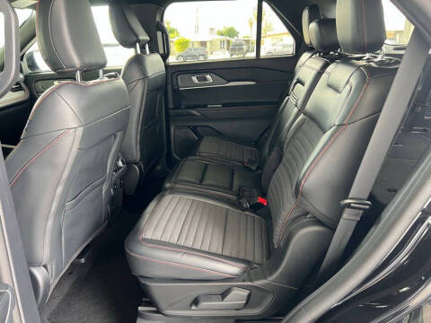 2025 Ford Explorer ST-Line