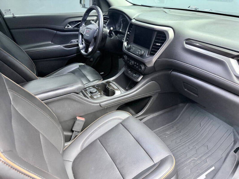 2021 GMC Acadia AT4