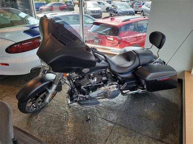 2022 Harley-Davidson Street Glide