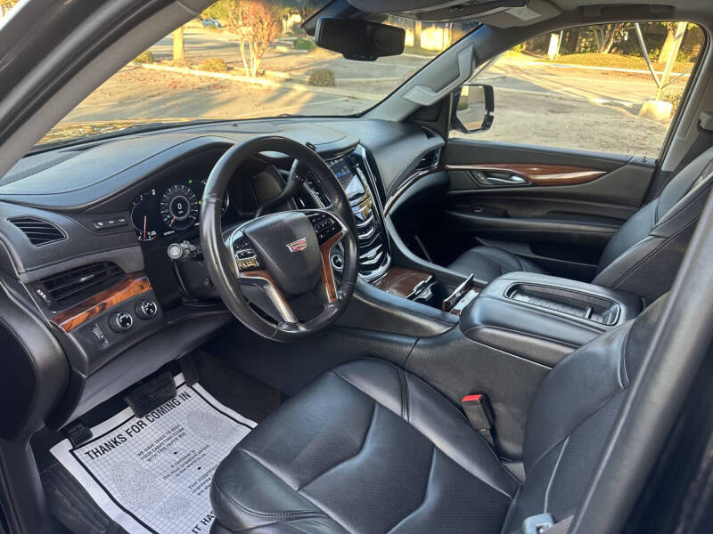 2016 Cadillac Escalade Luxury Collection