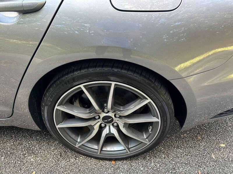 2024 Genesis G70 2.5T Standard