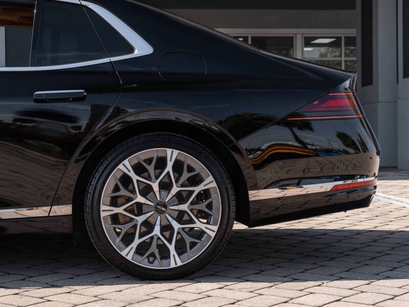 2023 Genesis G90 3.5T e-Supercharger