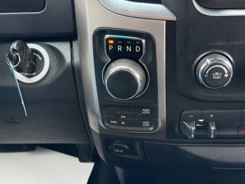 2017 RAM 1500 SLT