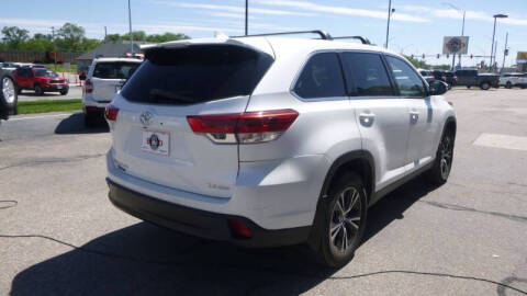 2019 Toyota Highlander LE