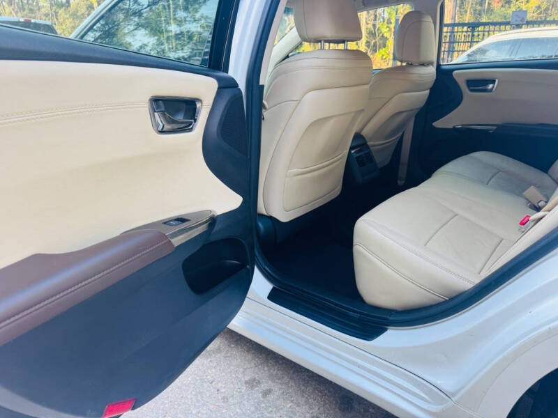 2013 Toyota Avalon XLE