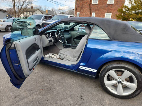2008 Ford Mustang V6 Deluxe