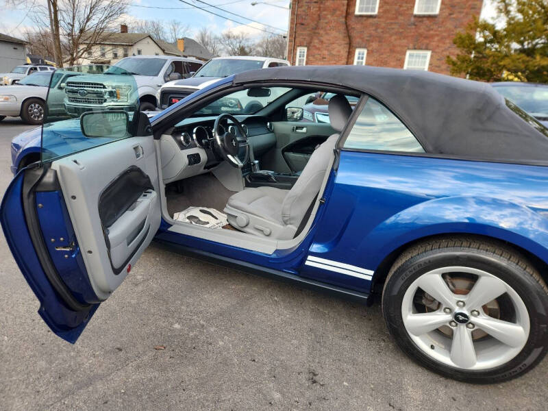 2008 Ford Mustang V6 Deluxe