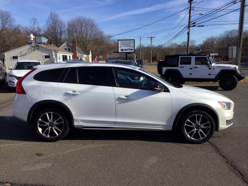 2015 Volvo V60 Cross Country T5