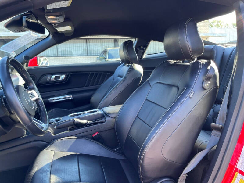 2021 Ford Mustang EcoBoost