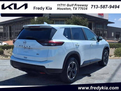 2024 Nissan Rogue SV