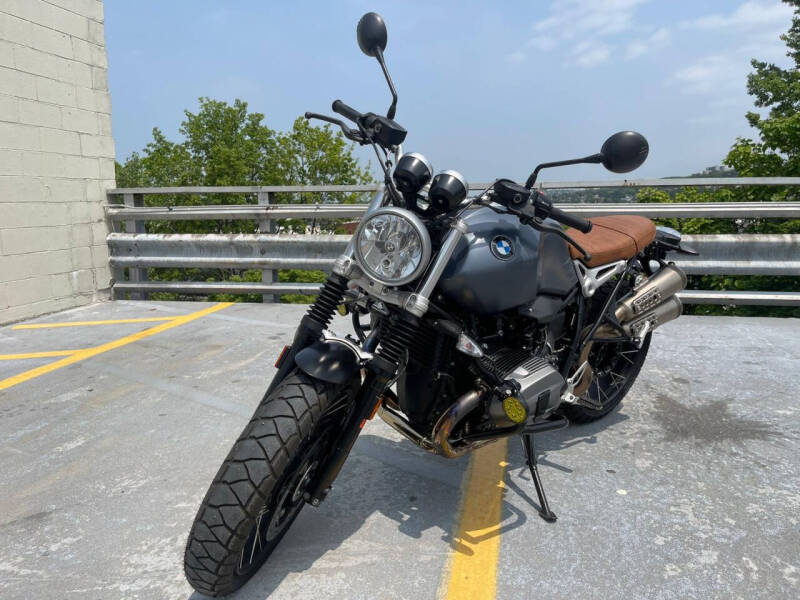 2019 BMW RNINE-T