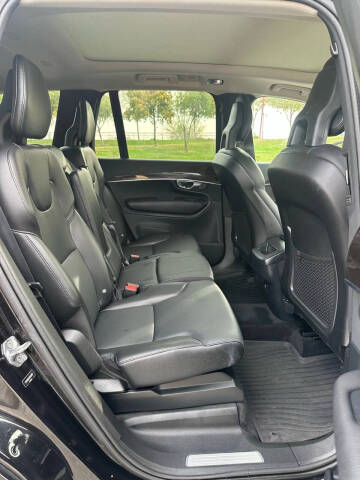 2017 Volvo XC90 T5 Momentum