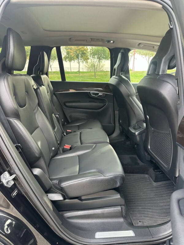 2017 Volvo XC90 T5 Momentum