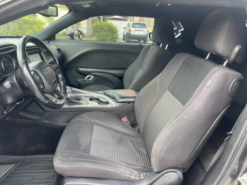 2017 Dodge Challenger SXT