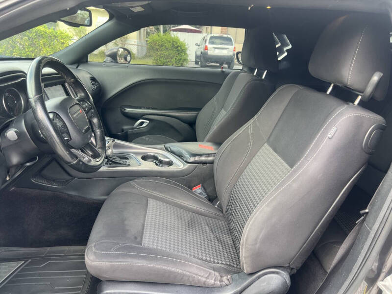 2017 Dodge Challenger SXT