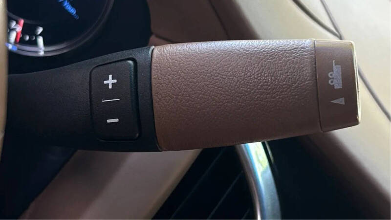 2016 Cadillac Escalade Standard