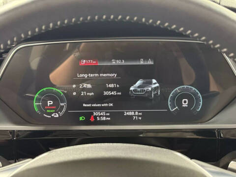 2019 Audi e-tron quattro Premium Plus