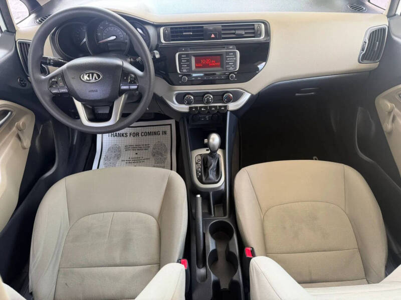 2017 Kia Rio 5-Door LX