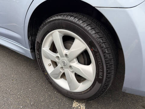 2010 Nissan Versa 1.8 SL