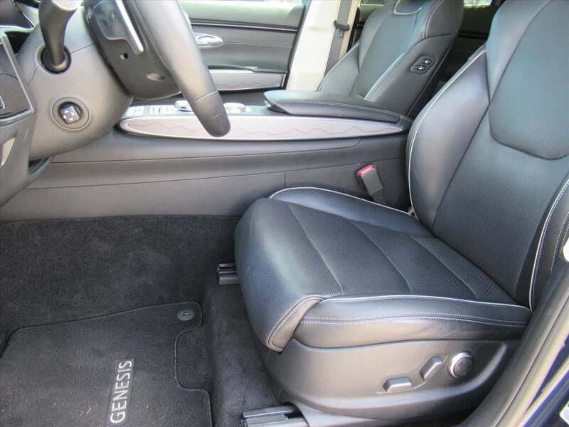 2022 Genesis GV70 2.5T Standard