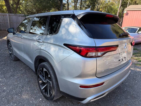 2023 Mitsubishi Outlander SE