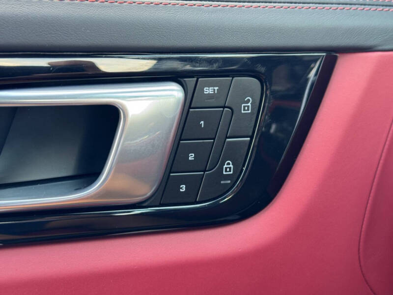 2023 Porsche Cayenne