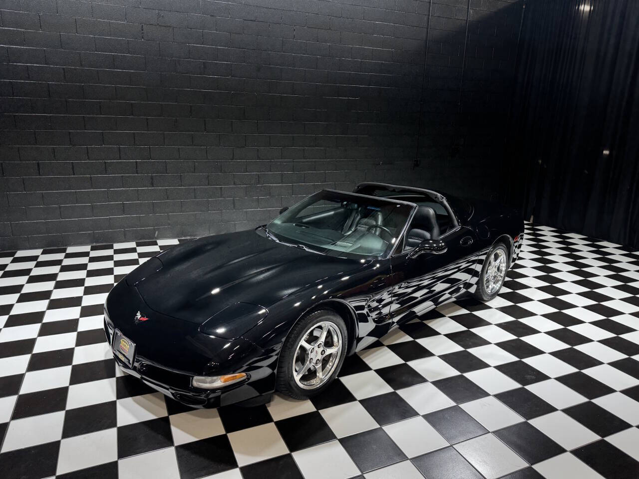 2001 Chevrolet Corvette 16