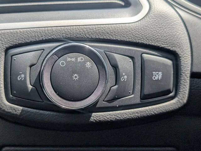 2022 Ford Edge SE