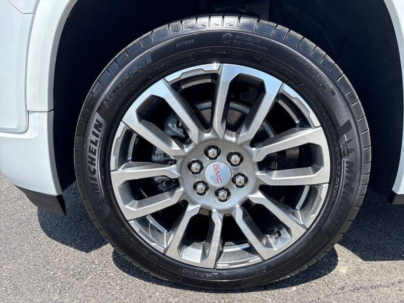 2023 GMC Acadia Denali