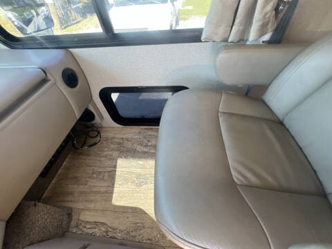 2019 Thor Motor Coach Hurricane