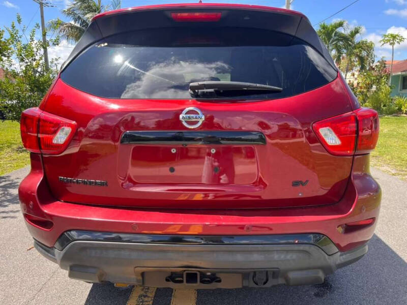 2020 Nissan Pathfinder SV