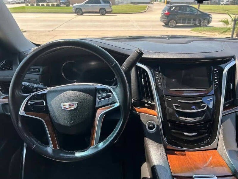 2019 Cadillac Escalade Luxury