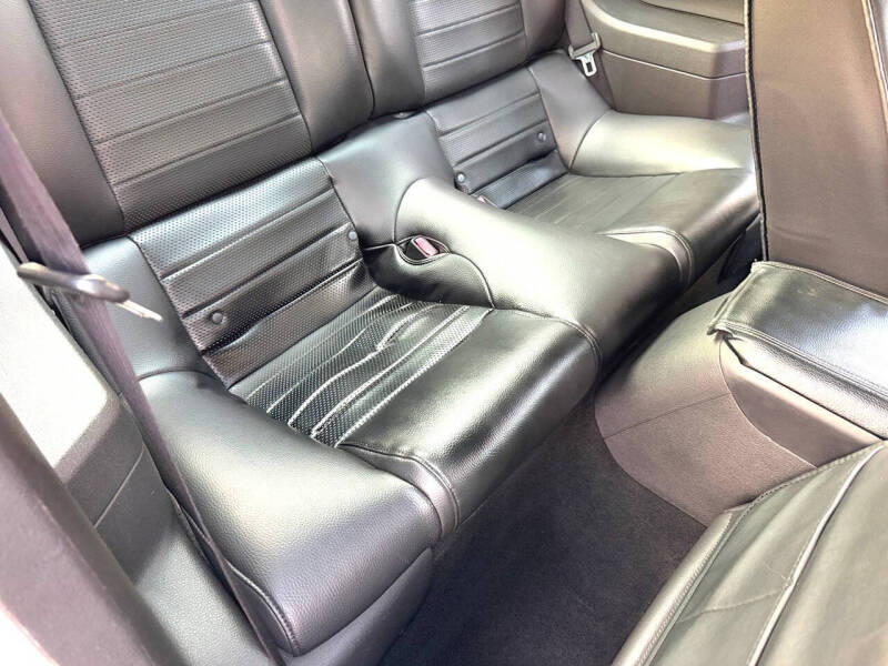 2005 Ford Mustang GT Deluxe