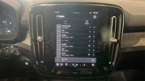 2025 Volvo XC40 B5 Plus Bright Theme