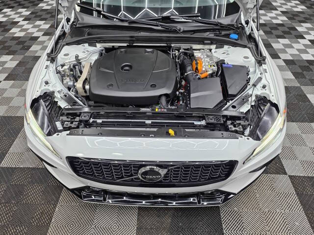 2025 Volvo S60 T8 Plus