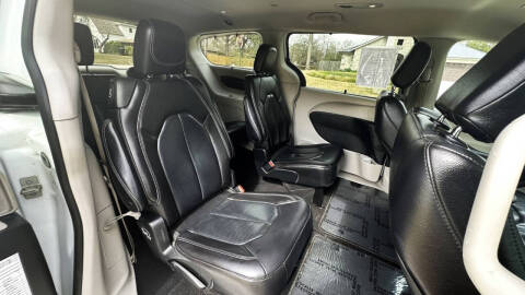 2022 Chrysler Pacifica Touring L