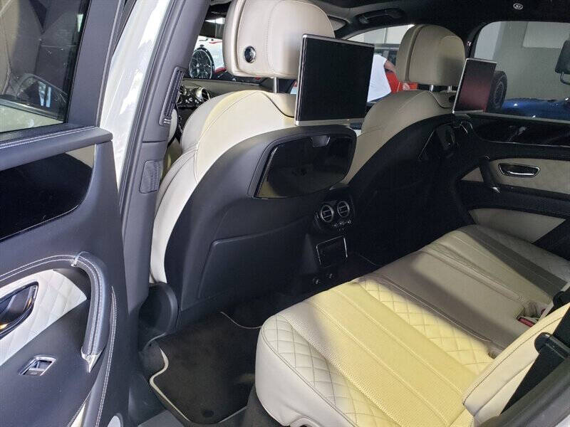 2018 Bentley Bentayga 9