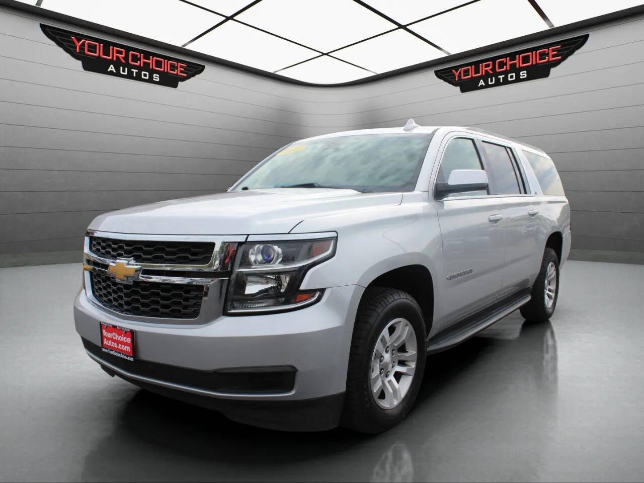 2017 Chevrolet Suburban LT 4x4 4dr SUV's photo