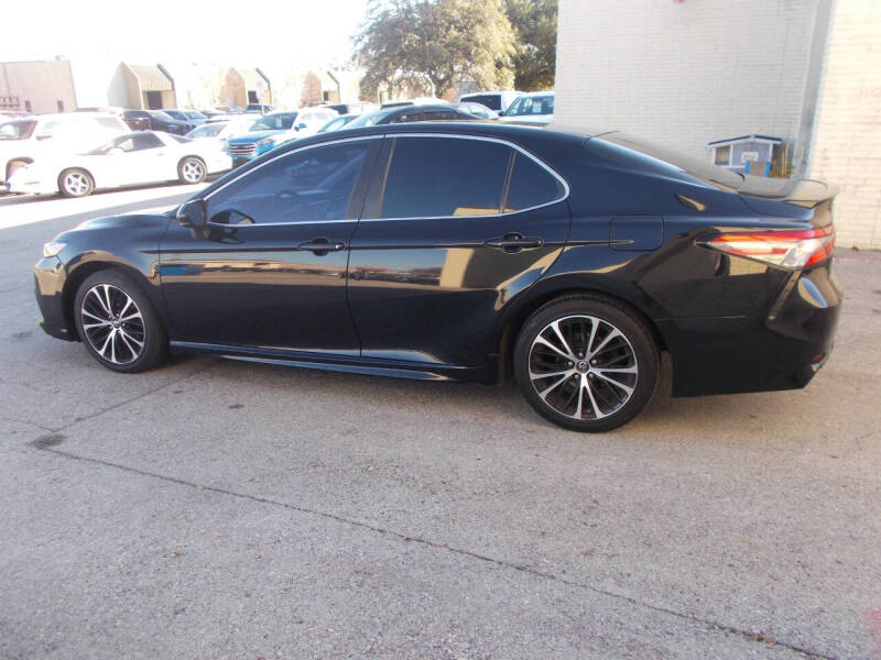 2018 Toyota Camry SE