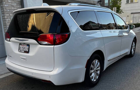 2018 Chrysler Pacifica Touring L Plus