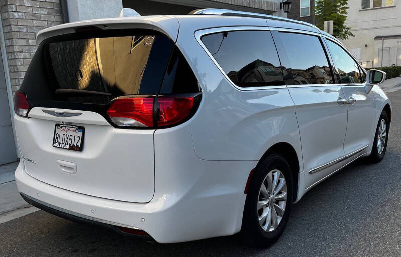 2018 Chrysler Pacifica Touring L Plus