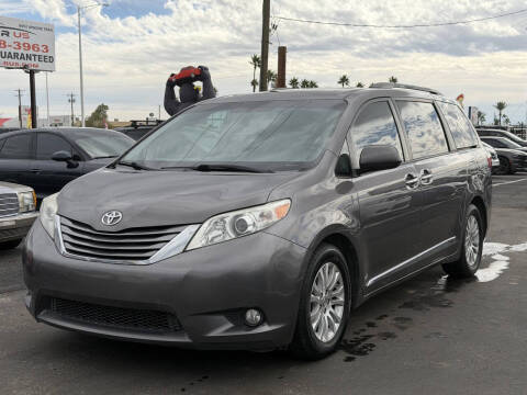 2016 Toyota Sienna XLE Premium 8-Passenger