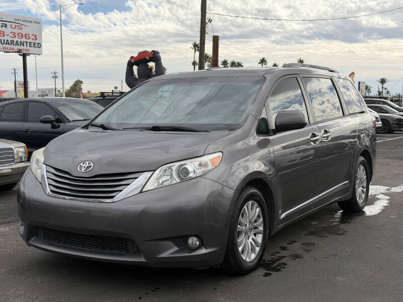 2016 Toyota Sienna XLE Premium 8-Passenger