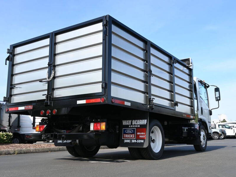 2024 Isuzu NPR HD 1F2