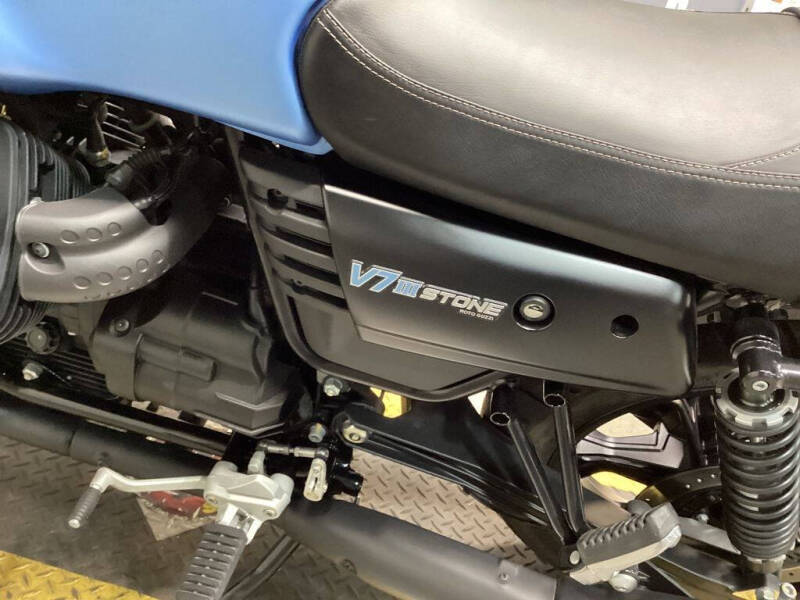 2017 Moto Guzzi V7 III Stone