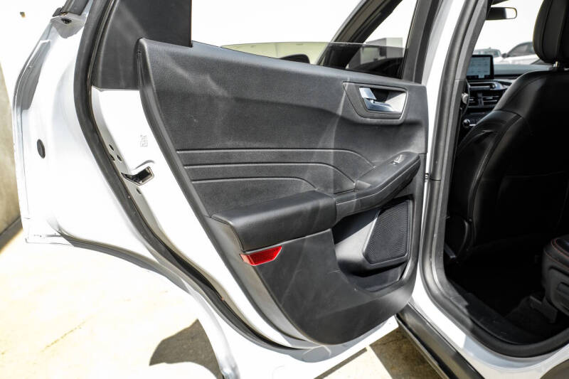 2025 Ford Escape ST-Line Select
