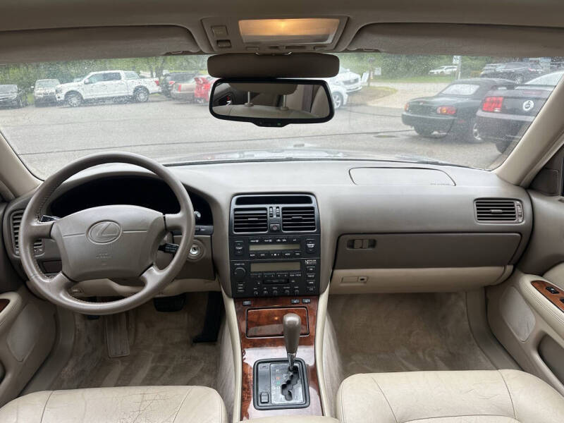 1995 Lexus LS 400