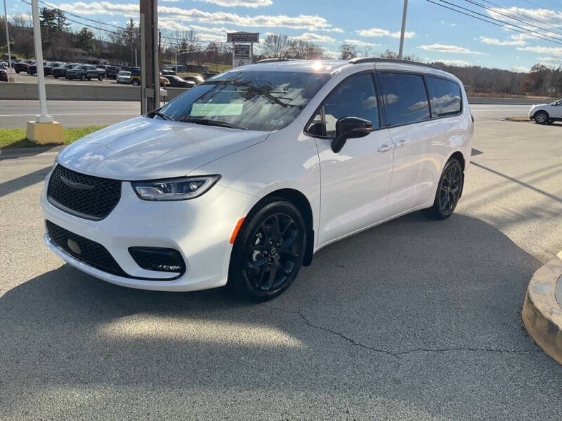 2026 Chrysler Pacifica Select