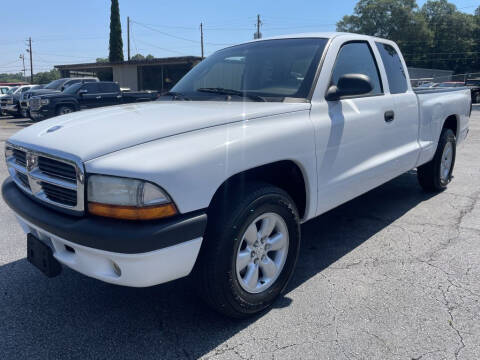 2004 Dodge Dakota for sale at Lewis Page Auto Brokers in Gainesville GA