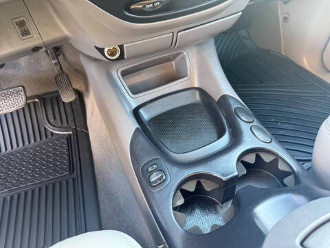 2004 Toyota Sequoia SR5